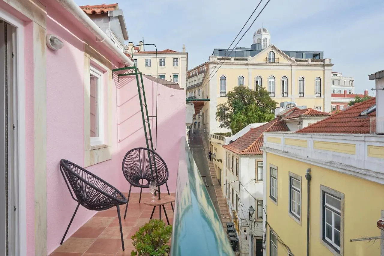 Fantastic Apartment With Balcony In Bica 리스본 포르투갈